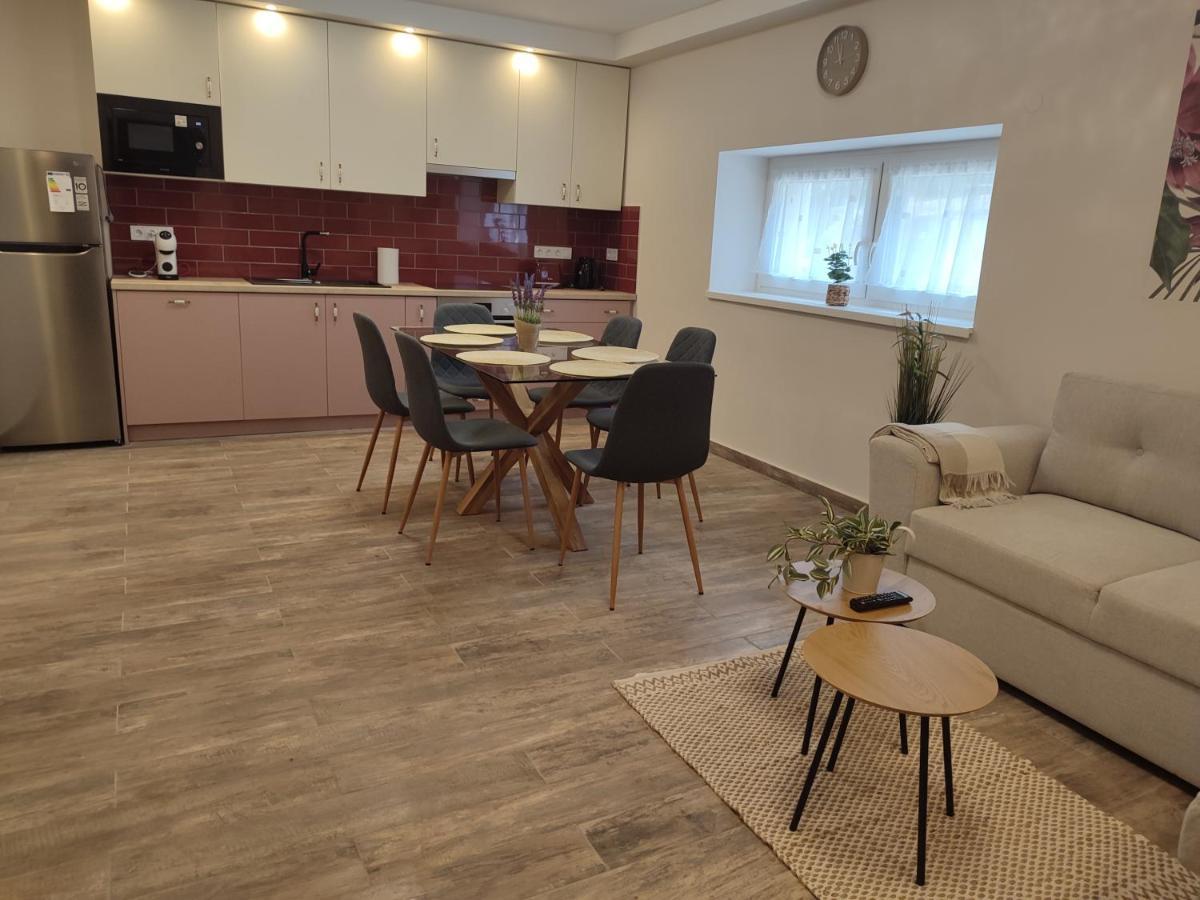 Voeroesko Apartmanhaz Balatonalmadi Luaran gambar
