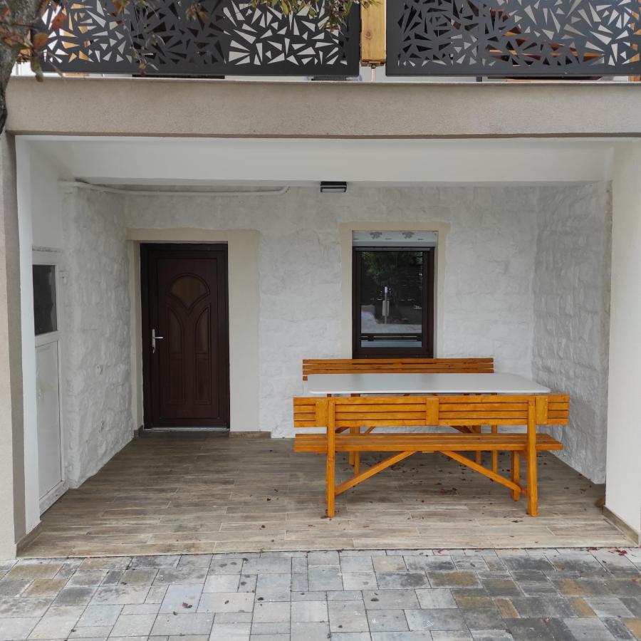 Voeroesko Apartmanhaz Balatonalmadi Luaran gambar