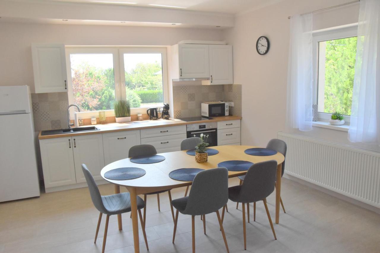 Voeroesko Apartmanhaz Balatonalmadi Luaran gambar